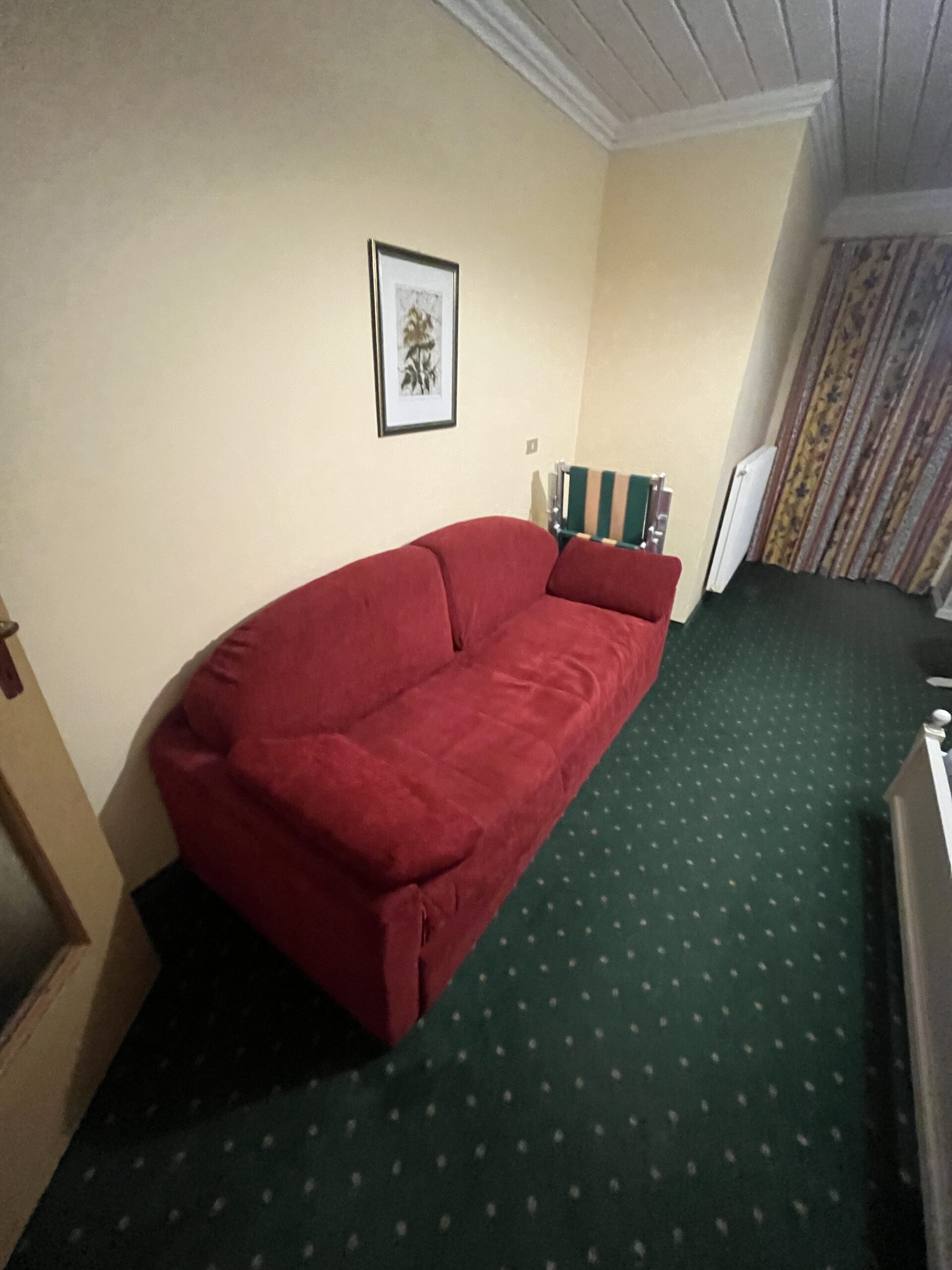 rotes Schlafsofa