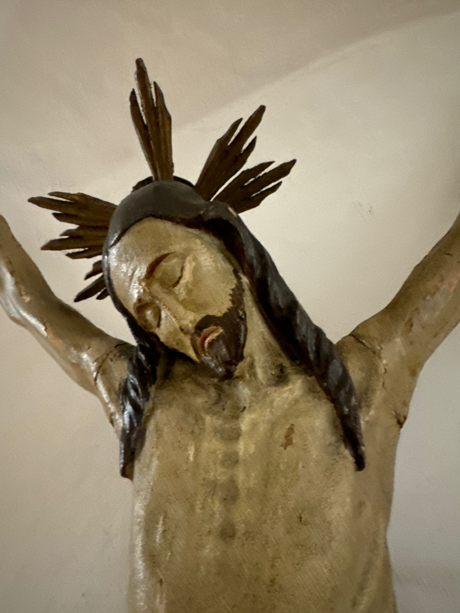 Spannender und seltener Großer Kruzifix-Korpus, Grödnertal