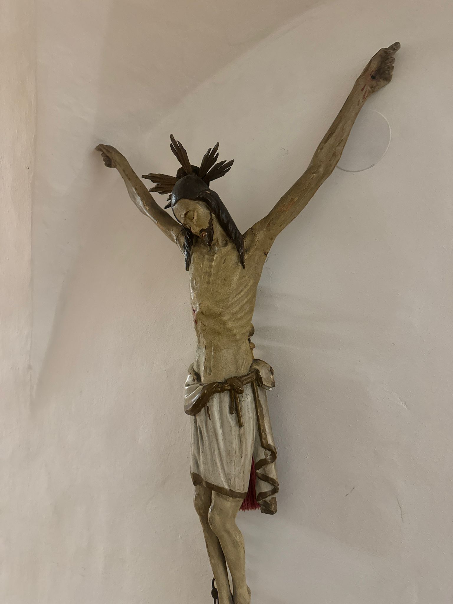 Spannender und seltener Großer Kruzifix-Korpus, Grödnertal