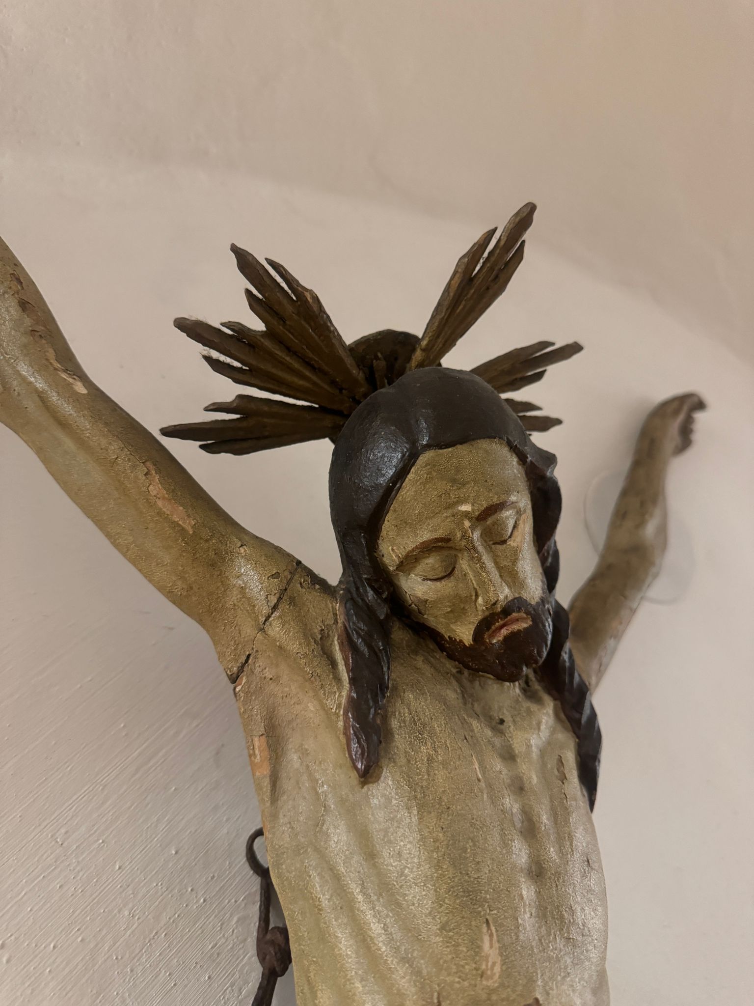 Spannender und seltener Großer Kruzifix-Korpus, Grödnertal