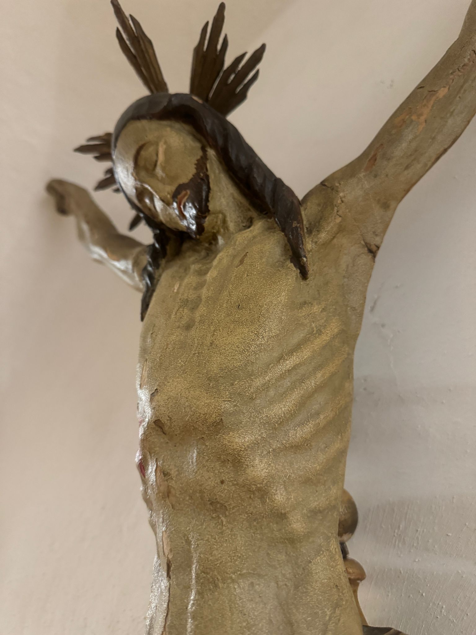 Spannender und seltener Großer Kruzifix-Korpus, Grödnertal