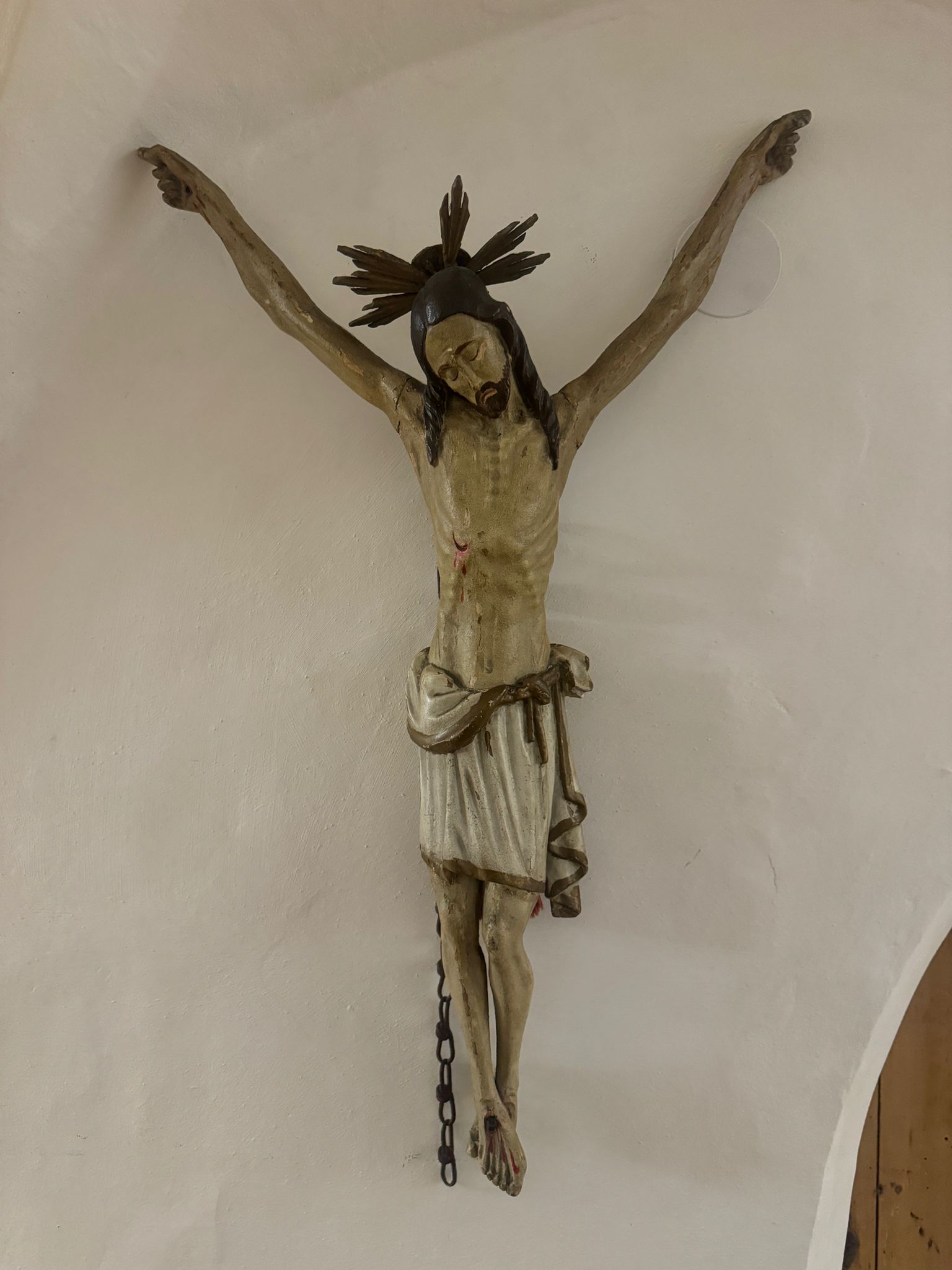 Spannender und seltener Großer Kruzifix-Korpus, Grödnertal