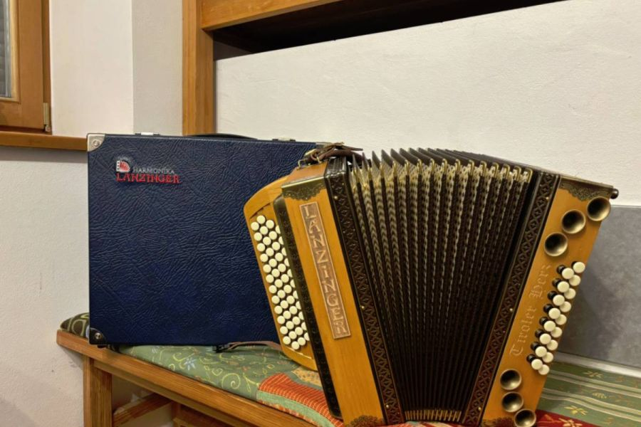 Lanzinger Ziehharmonika zu verkaufen.