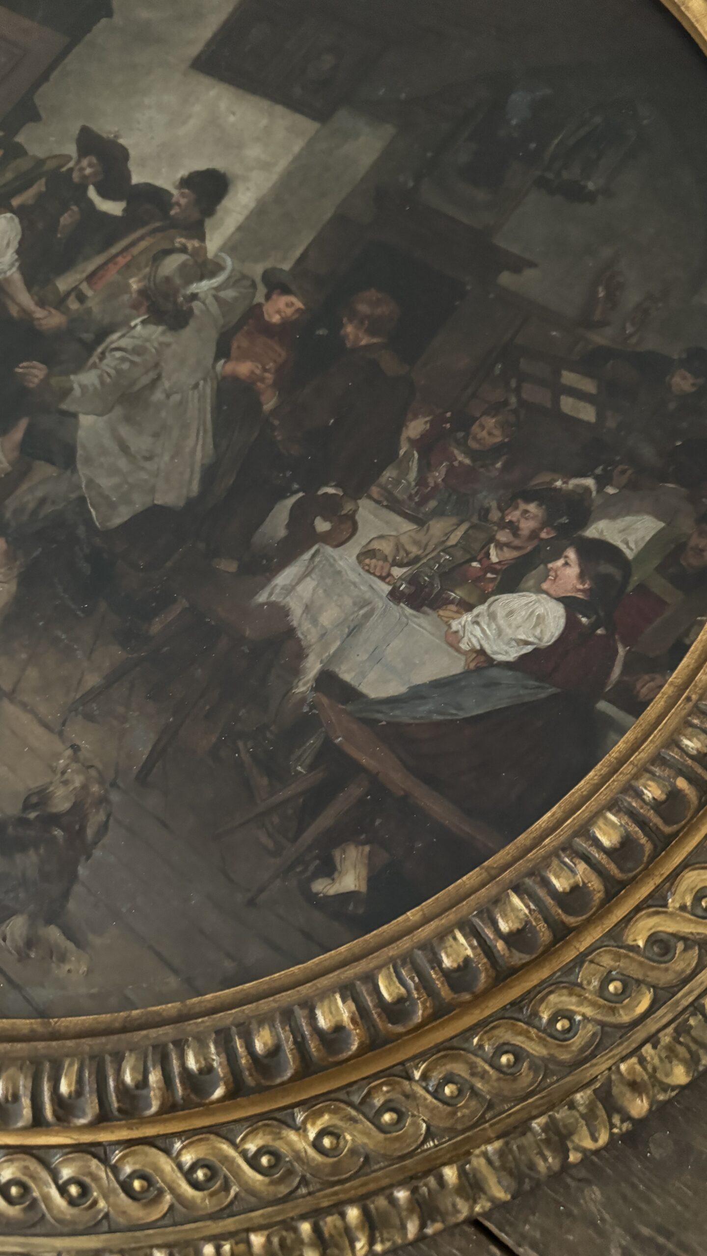 Antikes tiroler Rundgemälde auf Porzellan, Wirtshausszene, signiert 1887