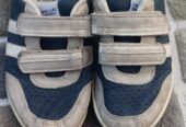 Turnschuhe Freiwillige Spende