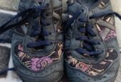 Turnschuhe Freiwillige Spende