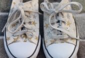 Turnschuhe Freiwillige Spende
