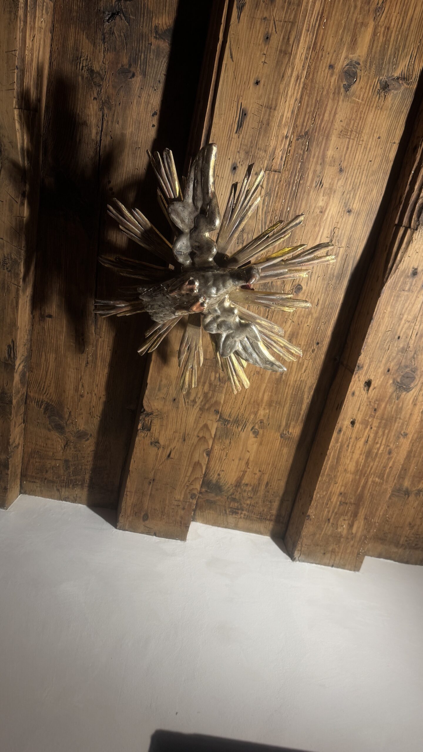 Heilig-Geist-Taube / Strahlenkranz aus Holz – Tirol/Südtirol um 1800