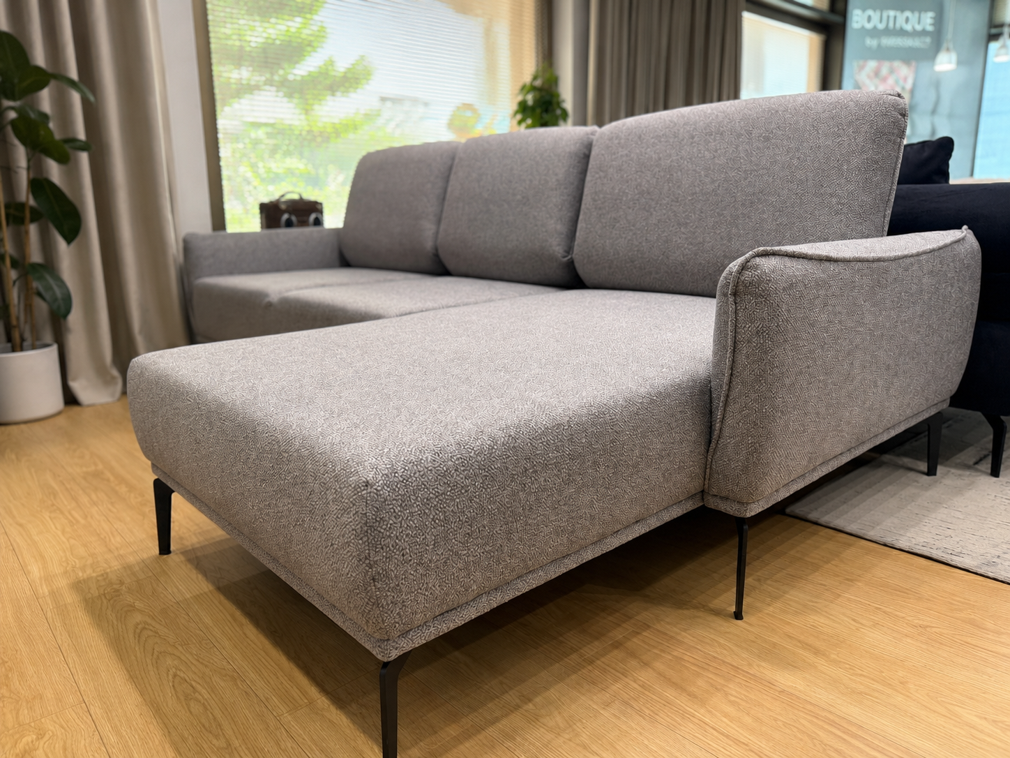 Ecksofa Storm Mini – moderner Komfort mit elegantem Design