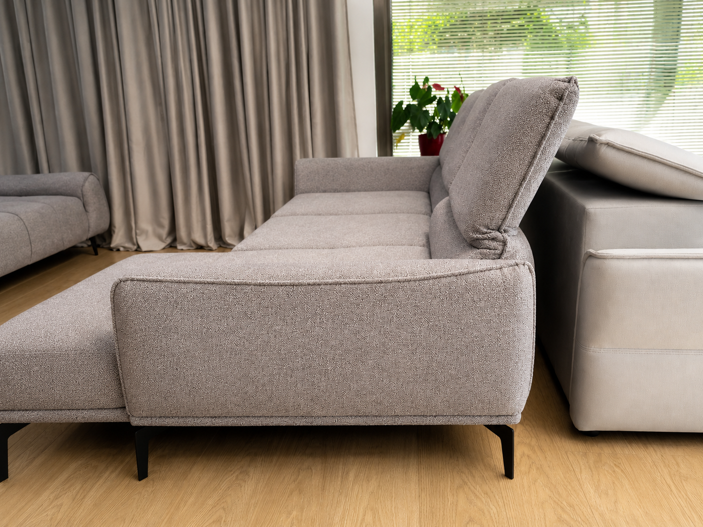 Ecksofa Storm Mini – moderner Komfort mit elegantem Design