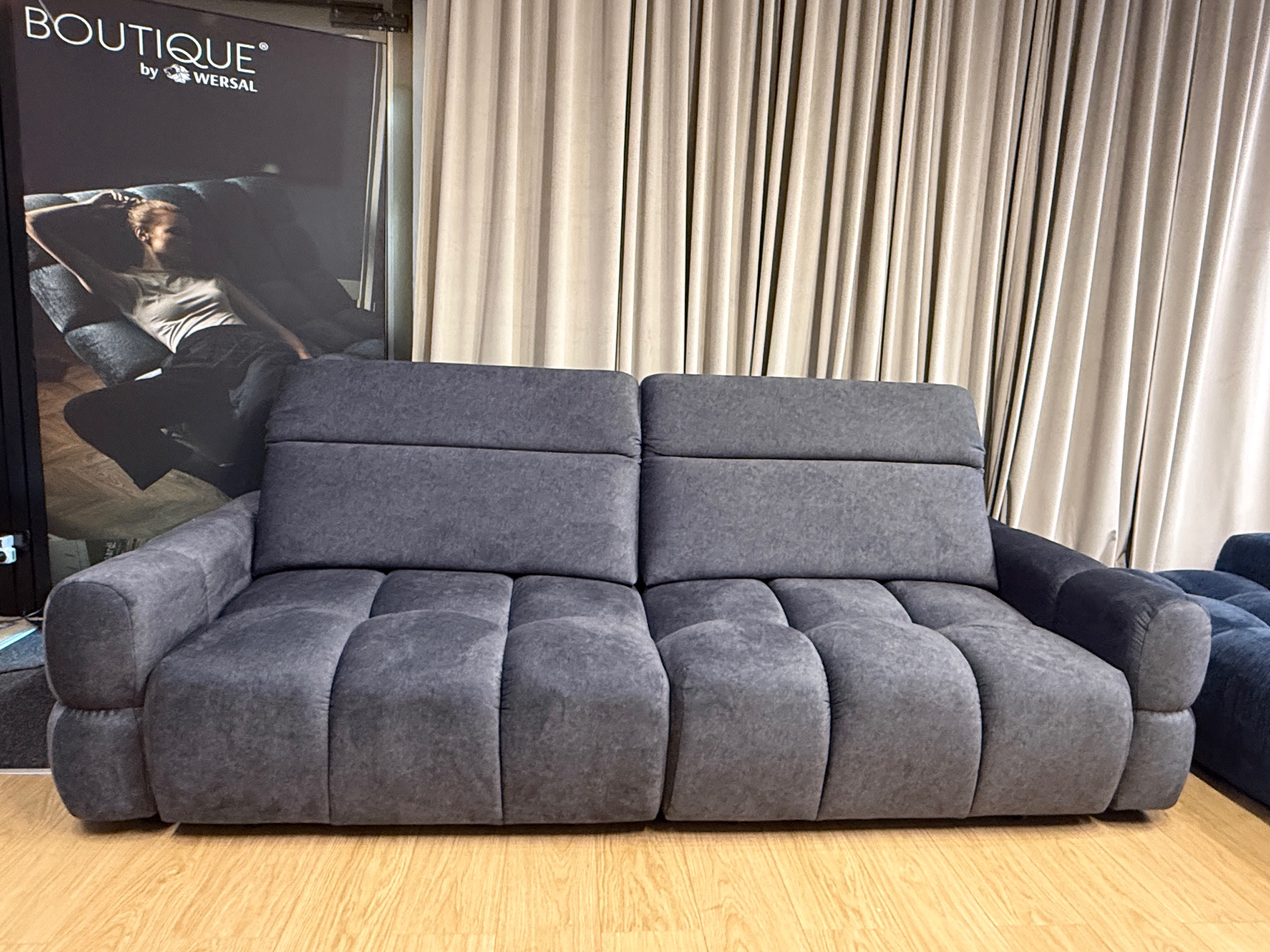 Sofa Mateo mit elektrischem Relax-System – moderner Komfort und intelligente Technologie