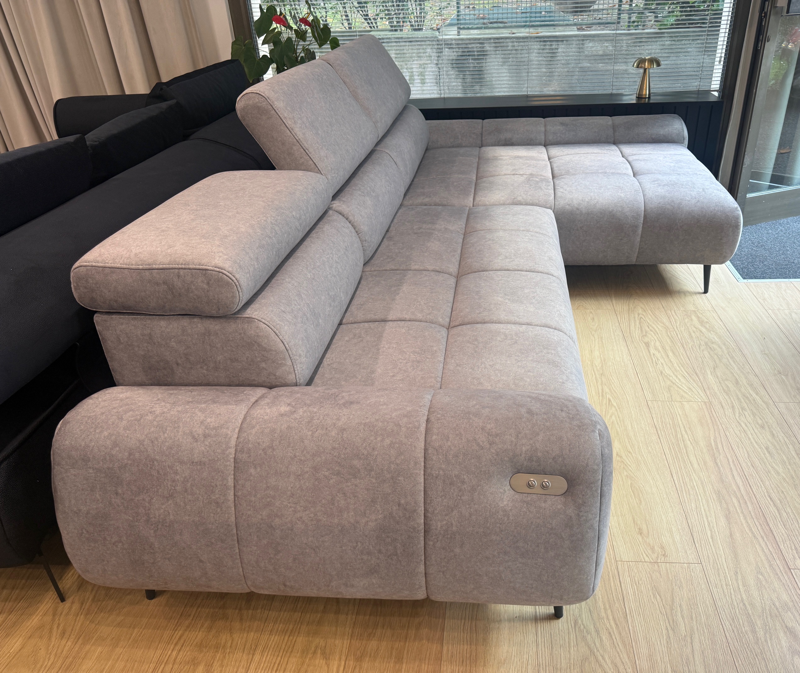 Ecksofa Mavel S – intelligenter Komfort und modernes, leichtes Design