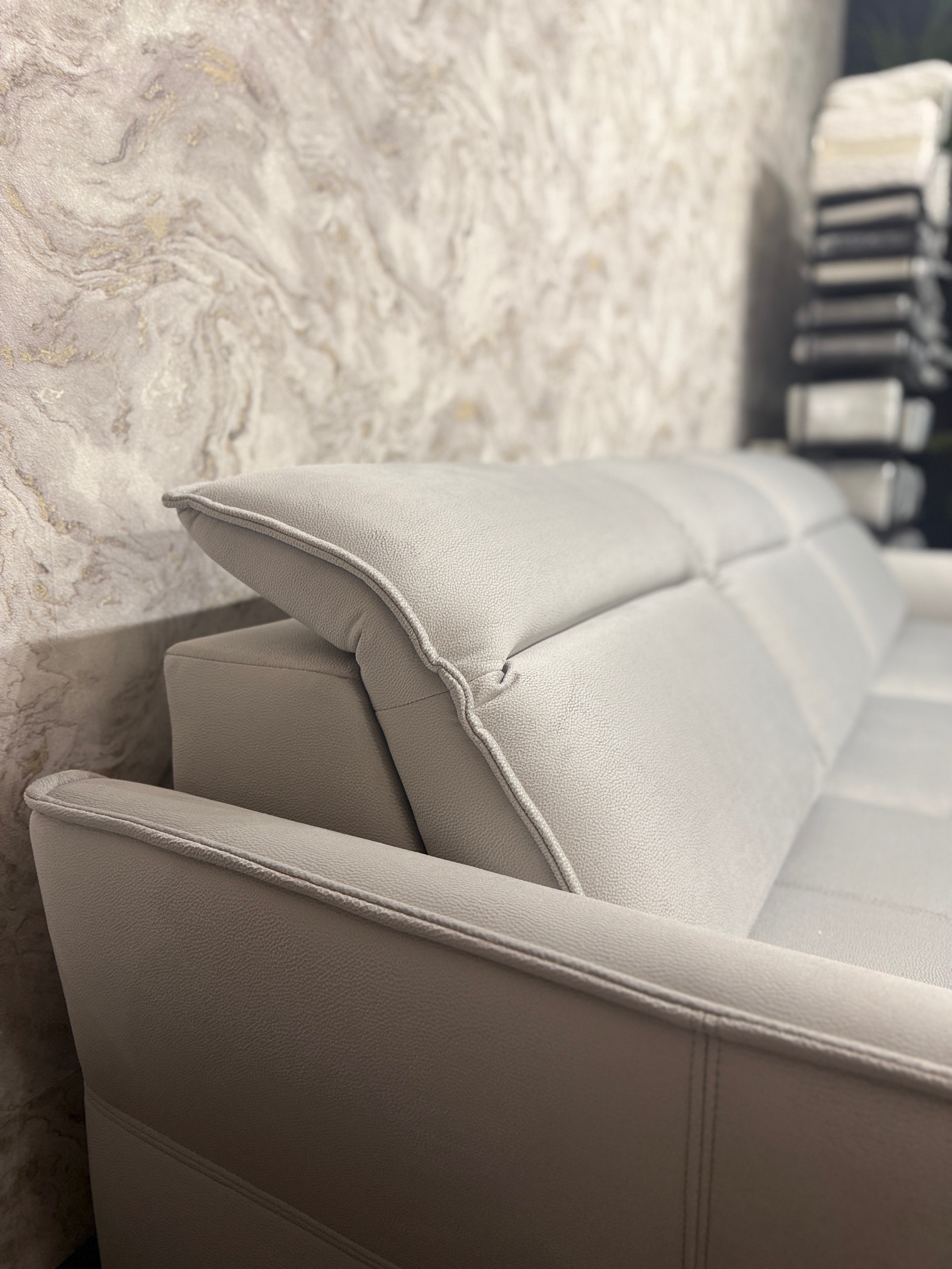 Ecksofa Murillo Mini – kompakter Komfort, moderne Funktionen und sofort verfügbar