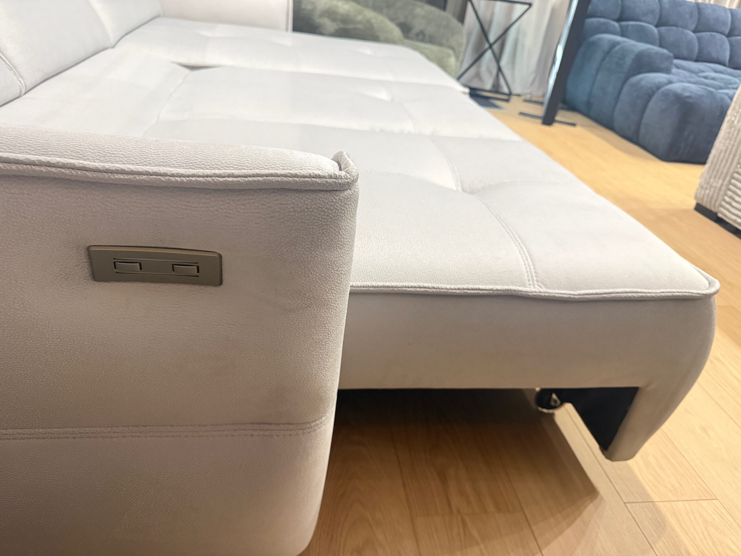 Ecksofa Murillo Mini – kompakter Komfort, moderne Funktionen und sofort verfügbar