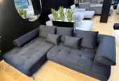 Ecksofa Seledo Mini – modernes Design und technologischer Komfort in elegantem Schwarz