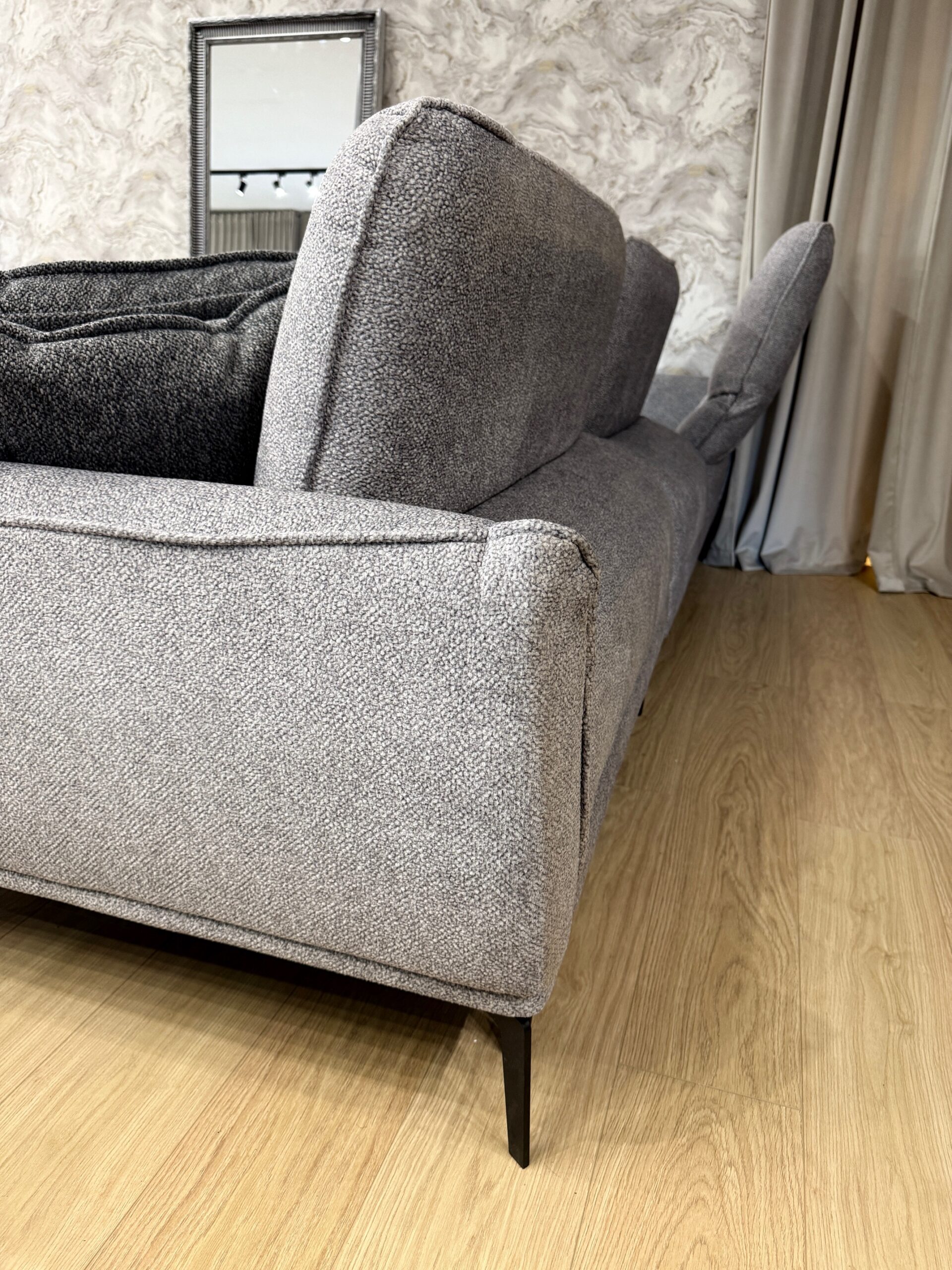 Ecksofa Storm Mini – moderner Komfort mit elegantem Design