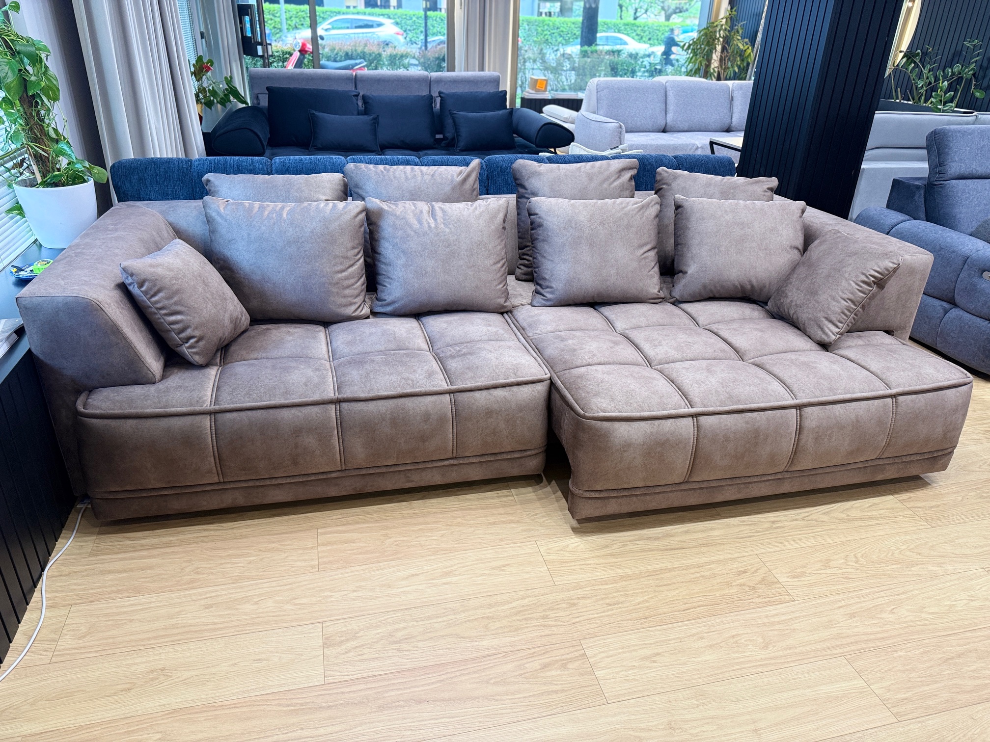 Tiga Big Sofa – moderner Komfort und intelligente Relax-Funktionen