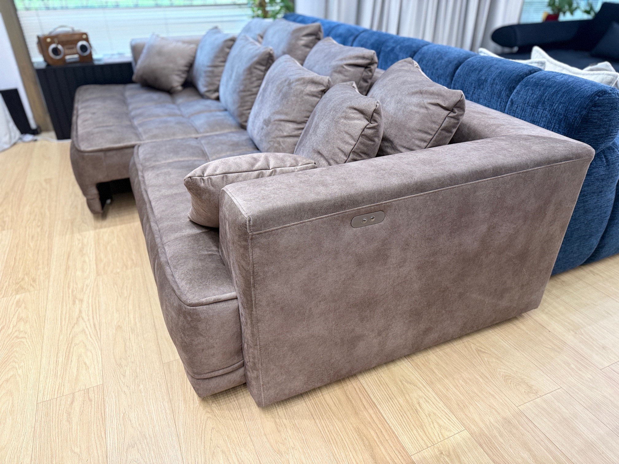 Tiga Big Sofa – moderner Komfort und intelligente Relax-Funktionen