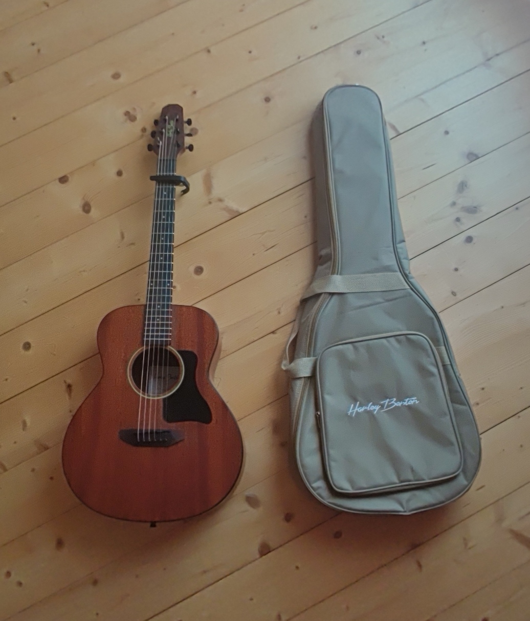 Harley Benton GS-Travel Mahogany Reisegitarre inkl. Gigbag – Sehr guter Zustand
