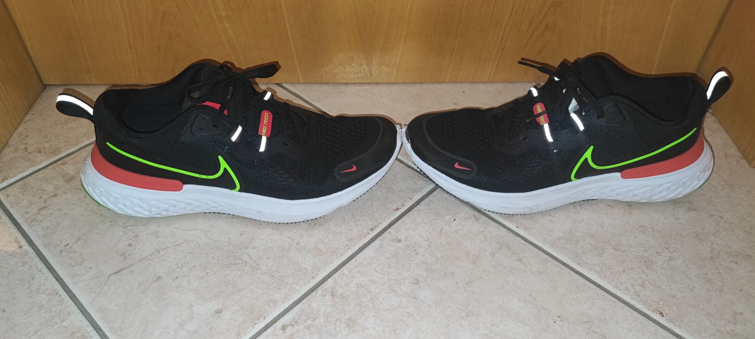 Laufschuhe Nike Gr. 42,5