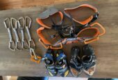 Kletterschuhe, Karabiner & Sicherungsgerät