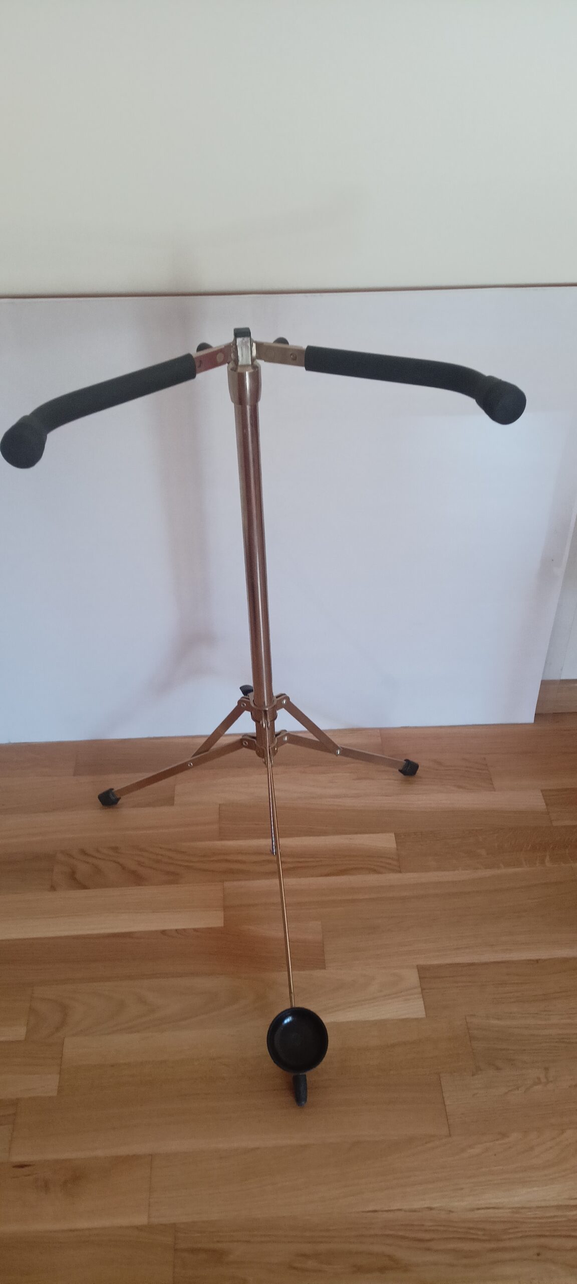 Cello- Ständer