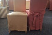 Tische, Stühle, Buffet, Theke, Couch ab sofort kurzfristig günstig zu verkaufen