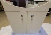 Verkaufe verschiedene Badmöbel+Sanitärobjekte/Vendo vari elementi e arredo per il bagno