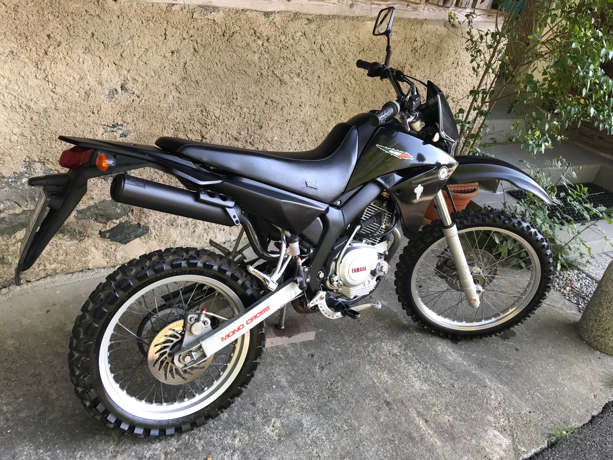 YAMAHA XT 125 R