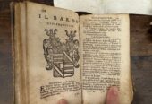 Kurioses Konvolut, antikes Buch und Pergamenturkunden