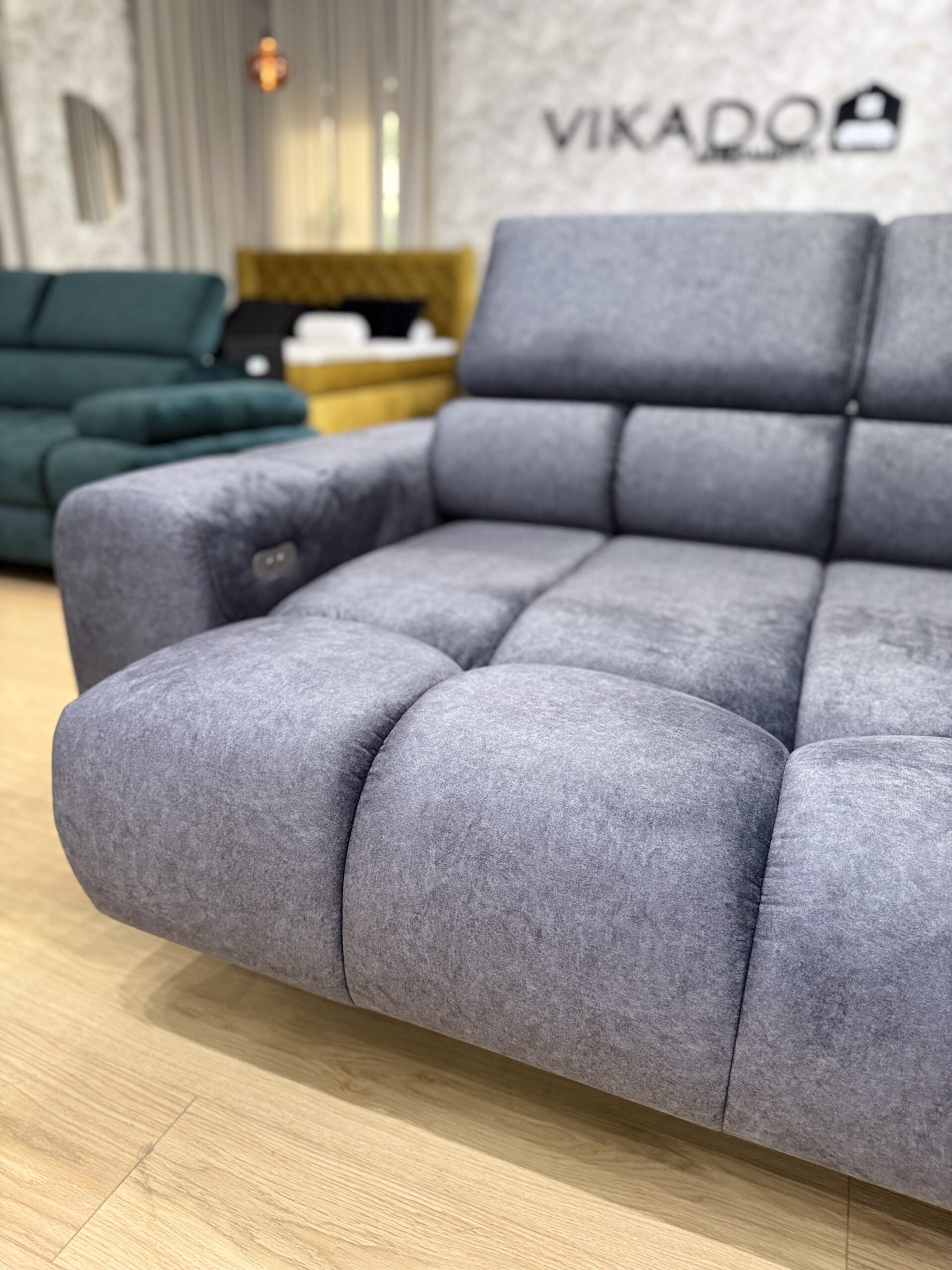 Modernes Ecksofa mit elektrischer Sitztiefenverstellung – sofort verfügbar