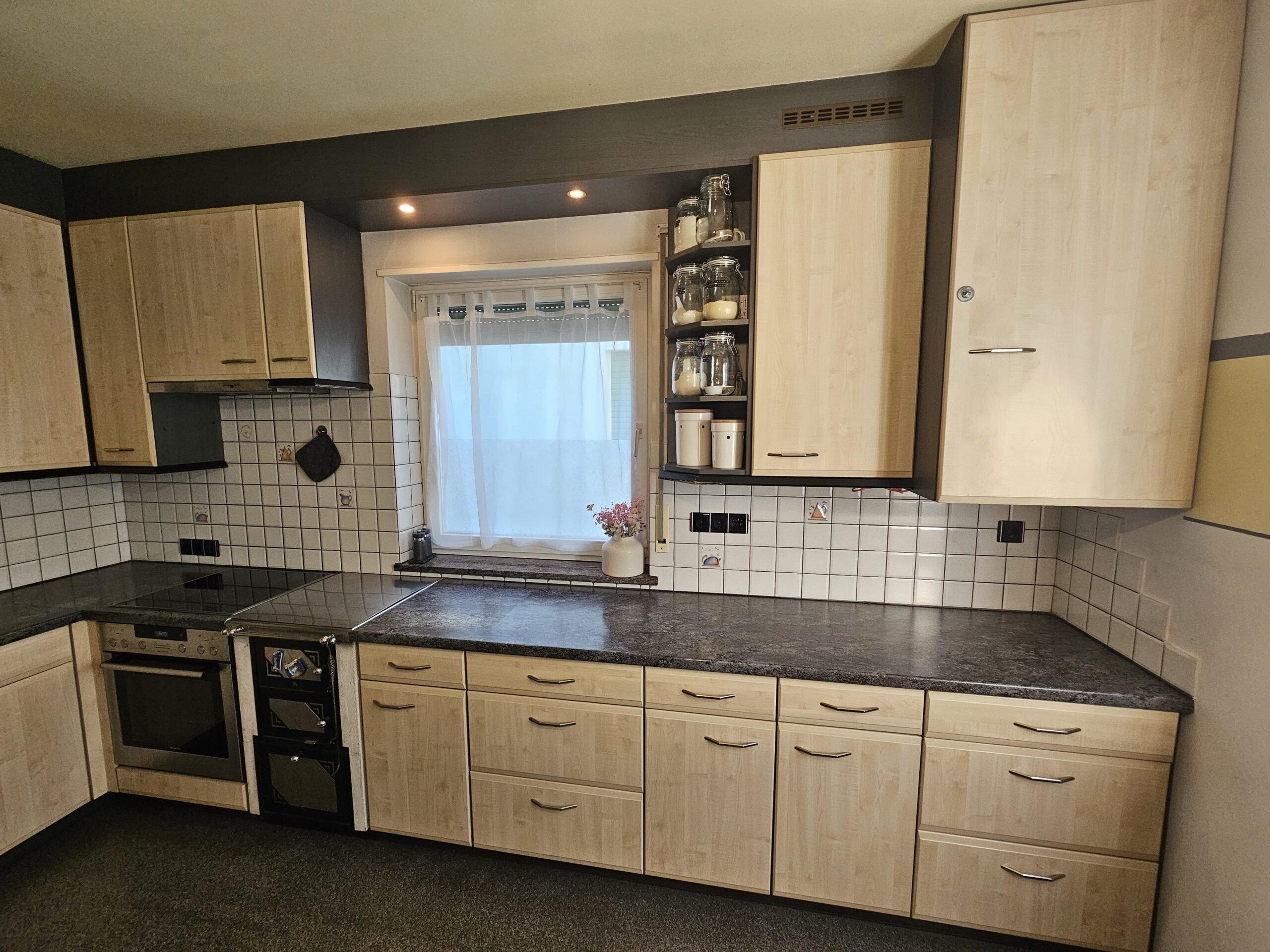 Küche mit Holzofen