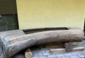 Neuwertiges Brunnentrog aus Lärche ca 200 cm