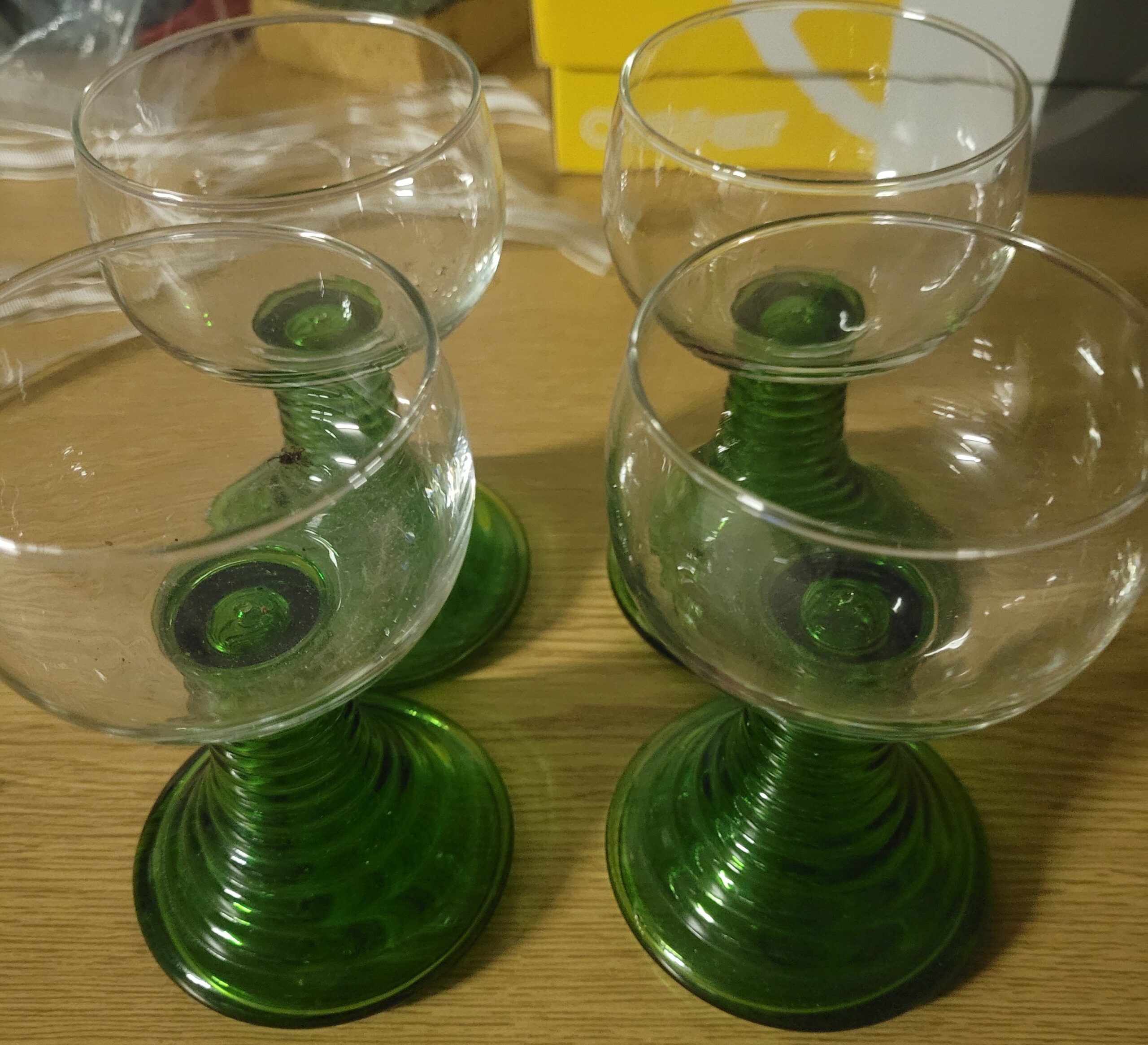 Verkaufe 4 Römergläser / Vendo 4 bicchieri „Römer“