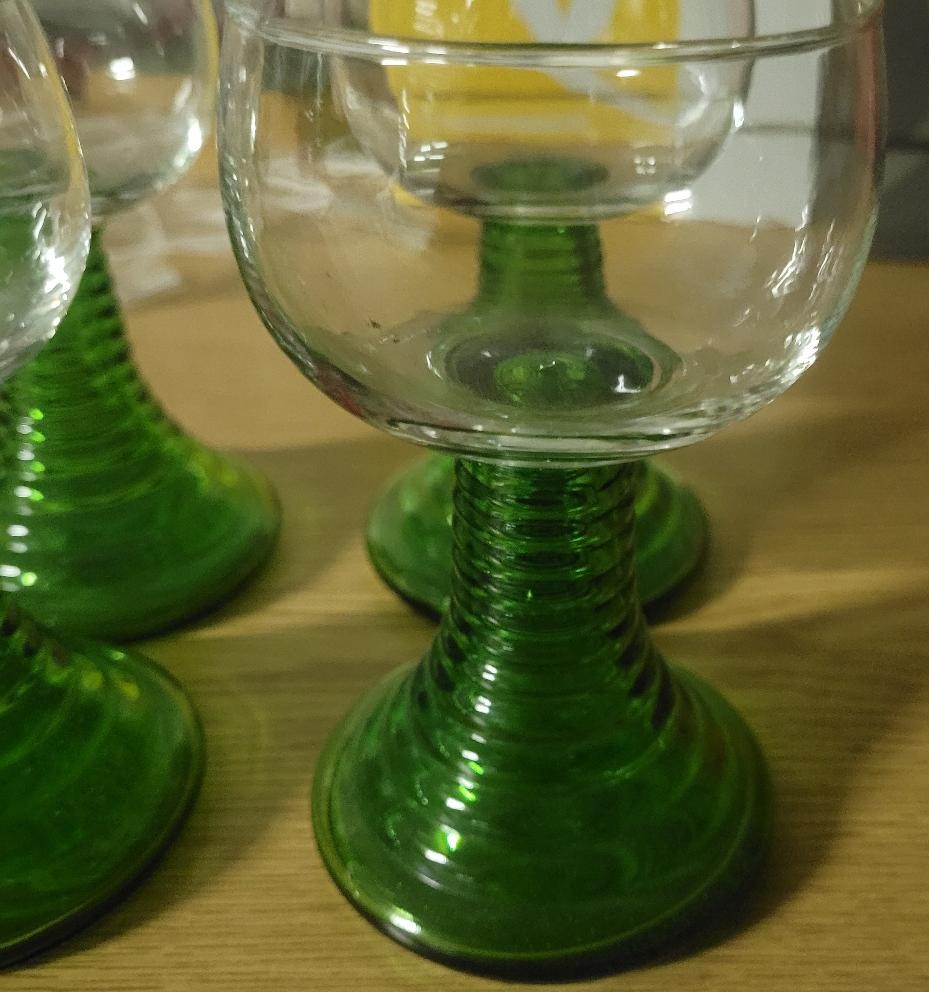 Verkaufe 4 Römergläser / Vendo 4 bicchieri „Römer“