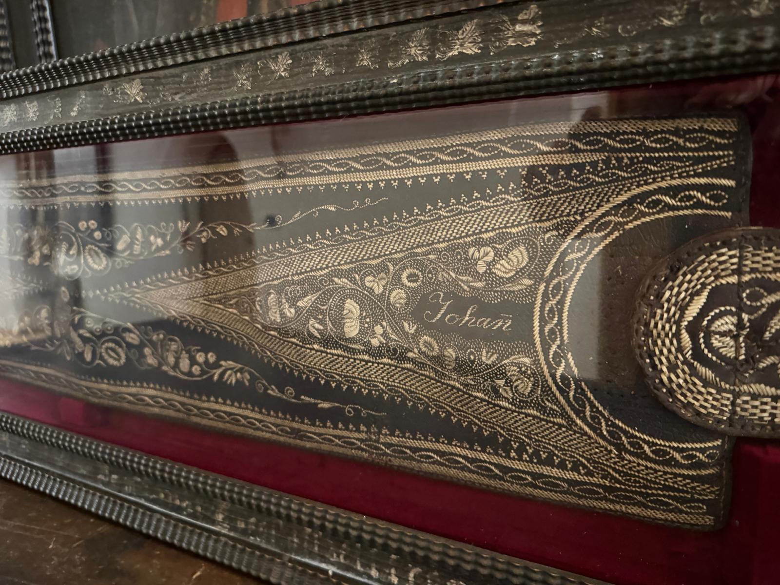 Historischer Südtiroler Blattlranzen – prachtvolle Federkielstickerei des 19. Jahrhunderts