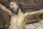 Schön geschnitzes antikes Tiroler Stubenkreuz