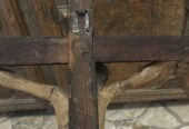 Schön geschnitzes antikes Tiroler Stubenkreuz