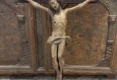Schön geschnitzes antikes Tiroler Stubenkreuz