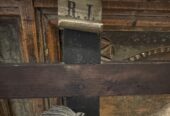 Schön geschnitzes antikes Tiroler Stubenkreuz