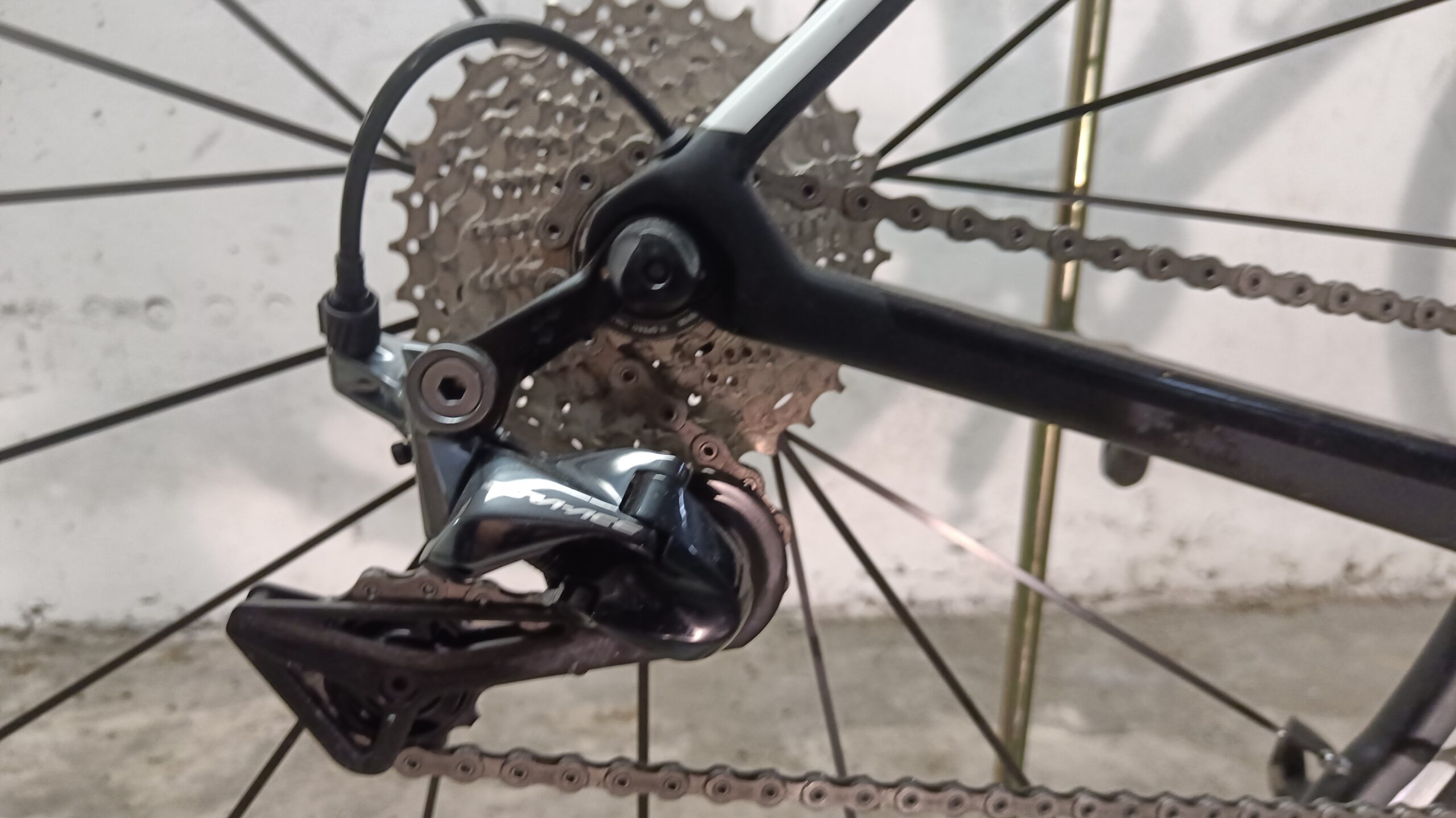 Top rennrad 58″ Gr. L Rennrad Dura Ace 7,4kg Ksyrium usw
