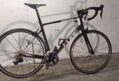 Top rennrad 58″ Gr. L Rennrad Dura Ace 7,4kg Ksyrium usw