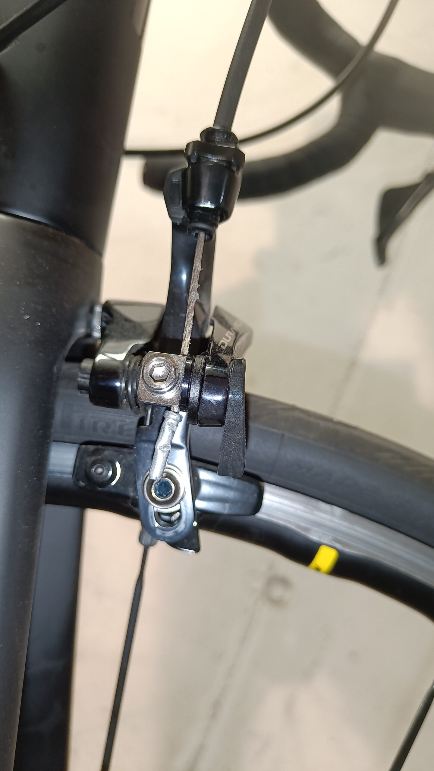 Top rennrad 58″ Gr. L Rennrad Dura Ace 7,4kg Ksyrium usw