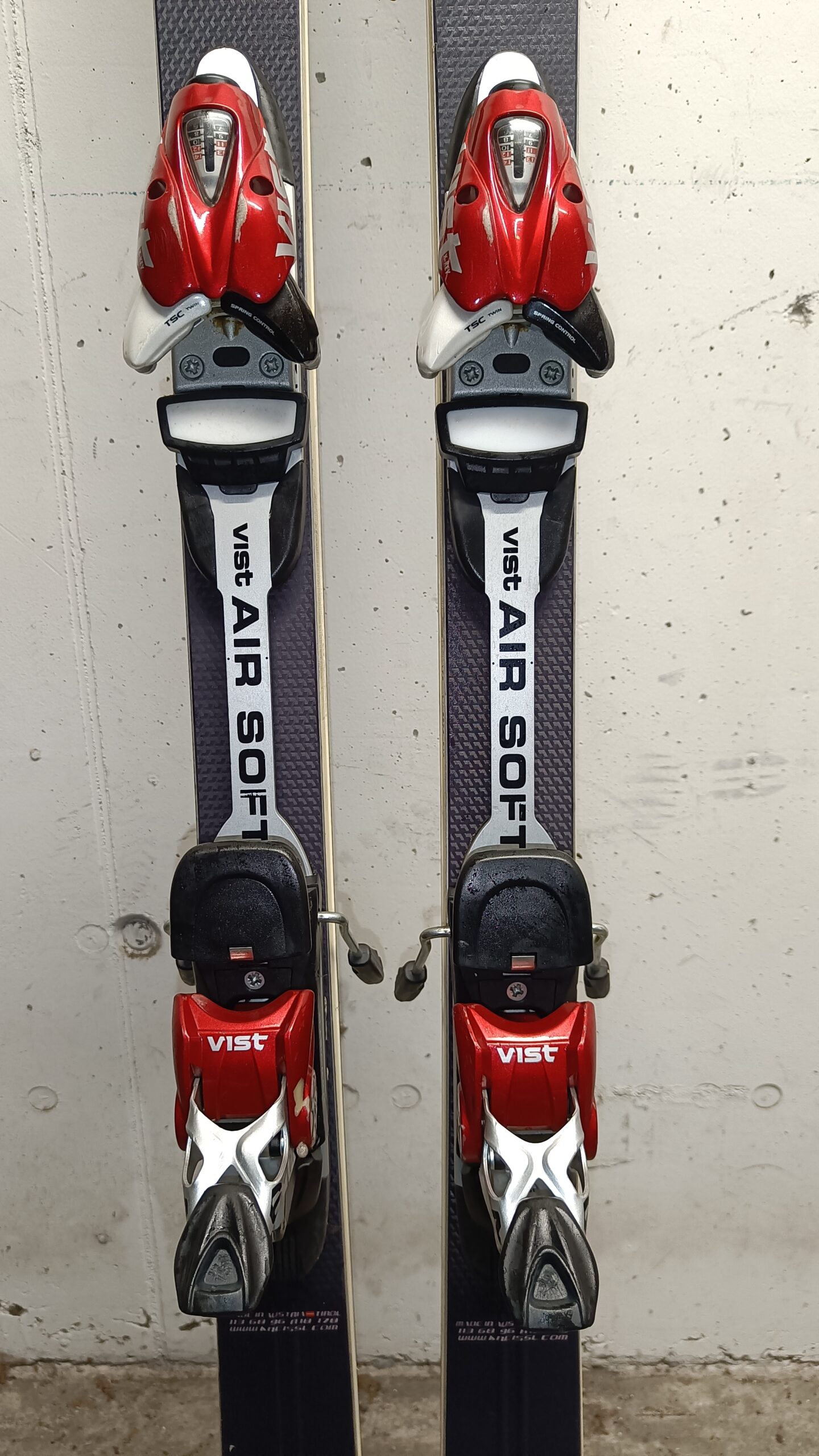 KNEISSL SKI CARVING MIT TOP BINDUNG!!