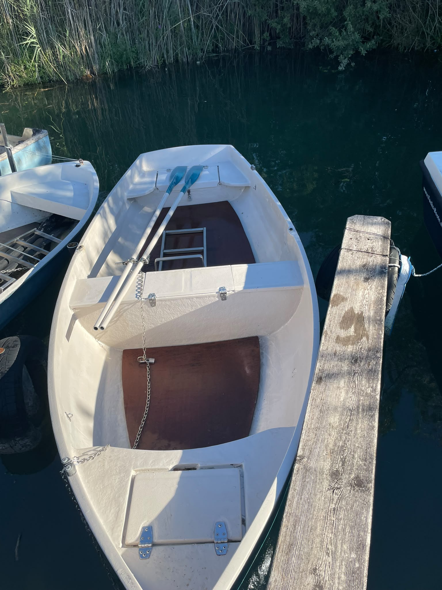Gut erhaltenes Ruderboot mit Zubehör – 4,5 m